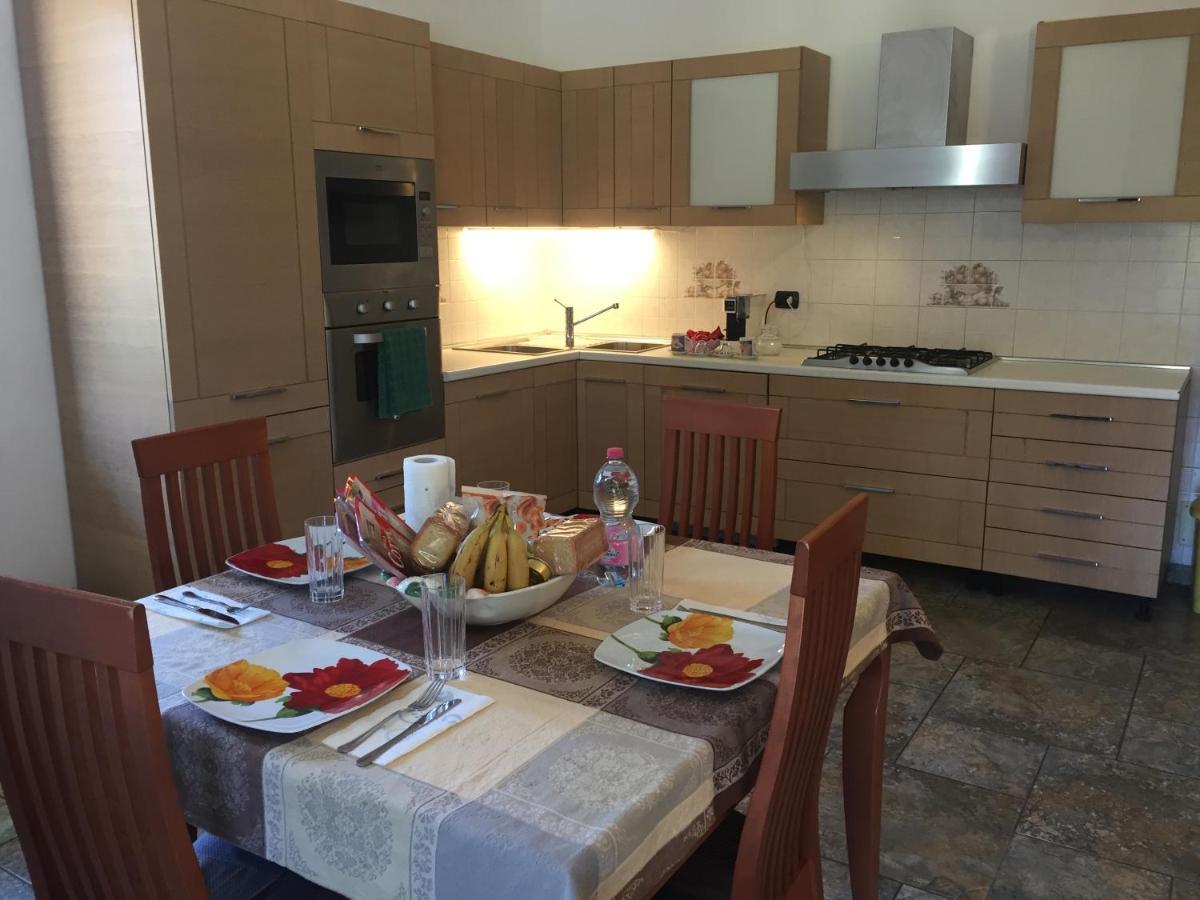 Villa Althea Ronago ภายนอก รูปภาพ