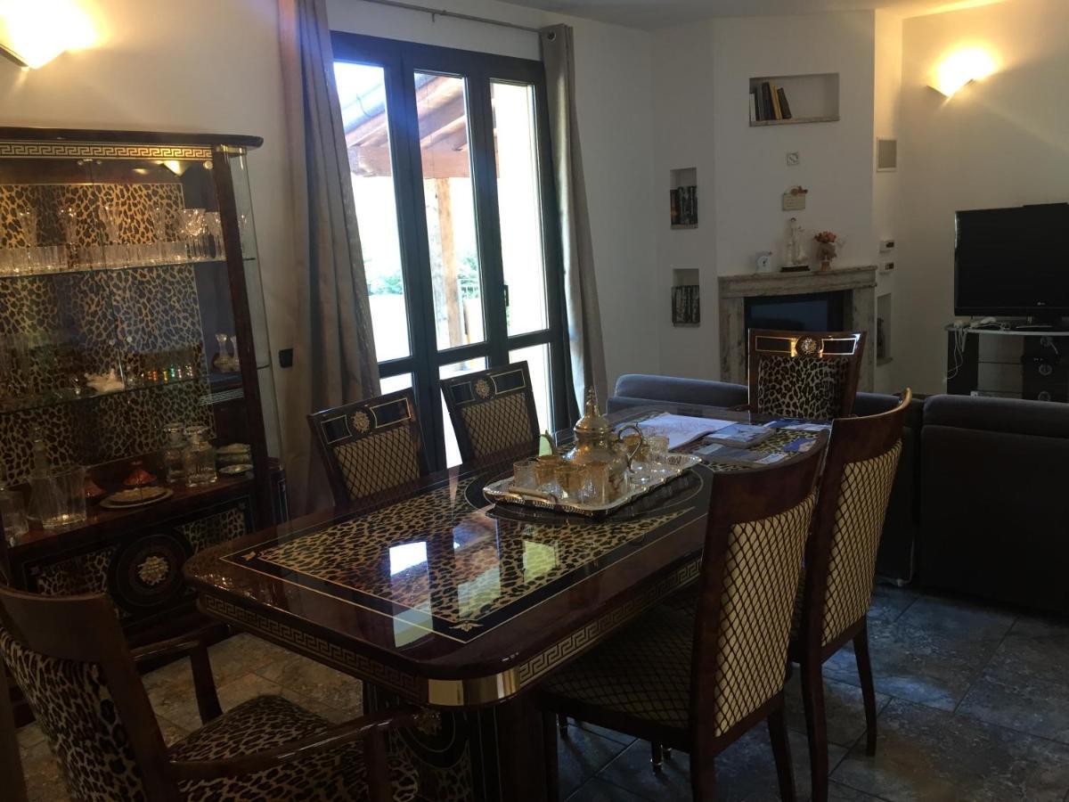 Villa Althea Ronago ภายนอก รูปภาพ